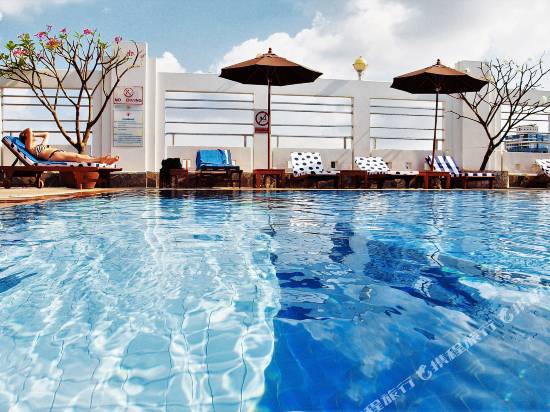 天頂素坤逸酒店