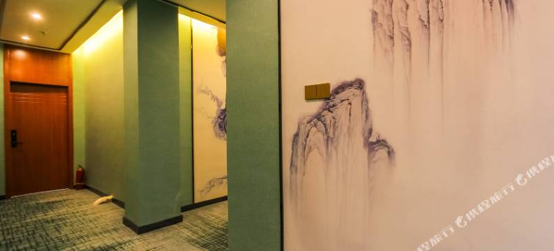 博怡精品酒店(郑州经开第八大街中心广场地铁站店)图片