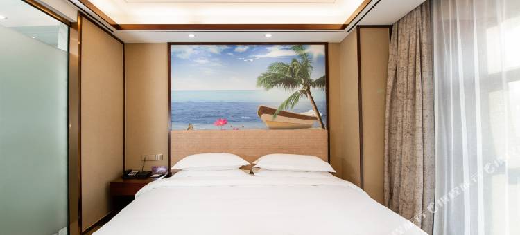 亚曼轻奢酒店(木雕城五马塘夜市店)图片