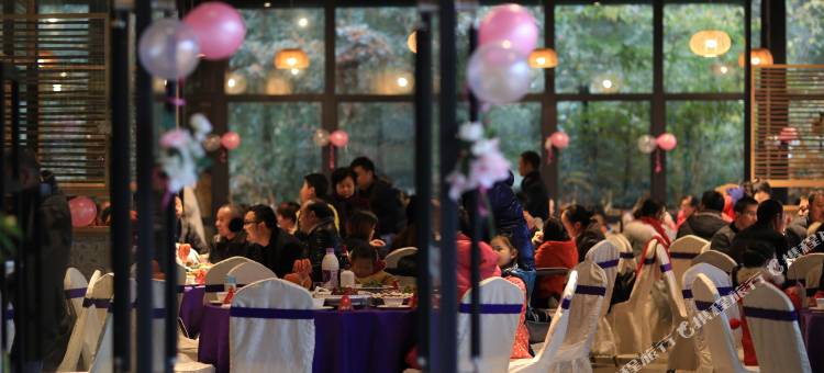 成都都江堰拾光山丘民宿图片