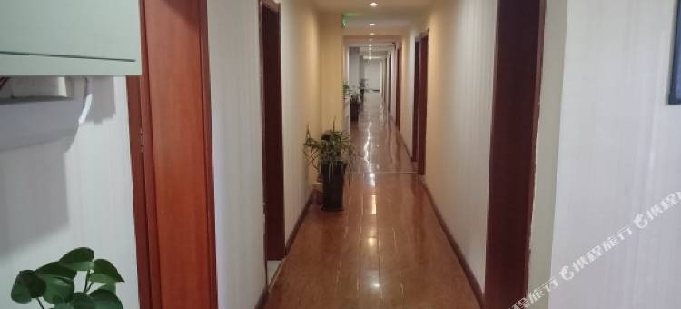 双北宾馆(太原火车站服装城店)图片