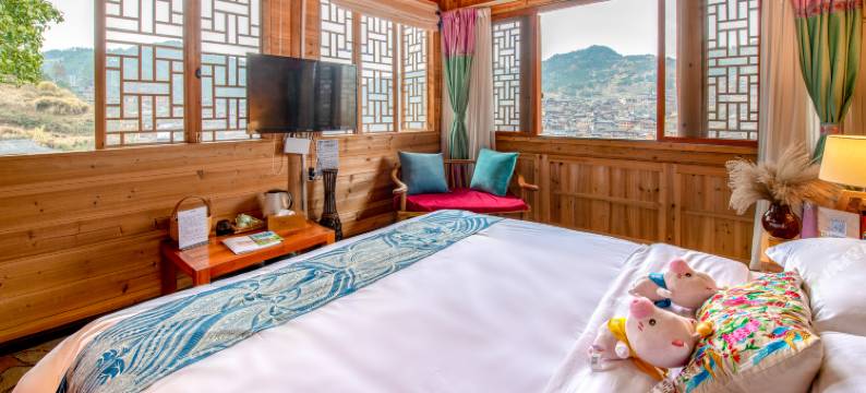 陌上花开·VG天空之境全景美宿(西江千户苗寨观景台店)图片