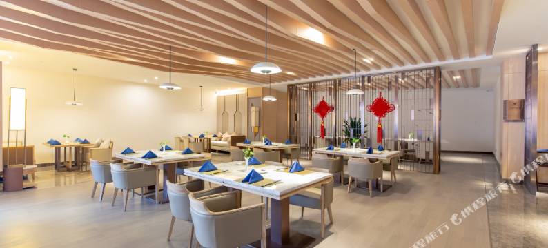 弥勒巨人雅阁酒店图片