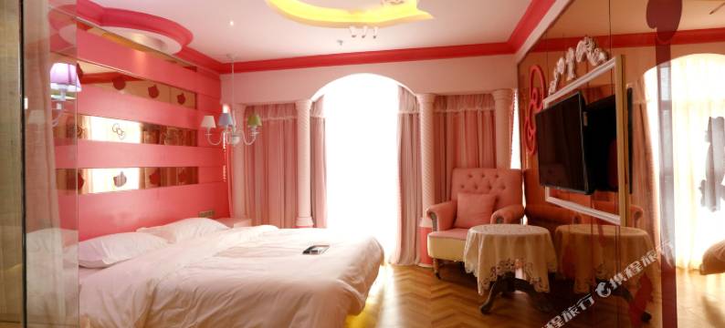 悦爱精品主题酒店(北京十里河地铁站店)图片