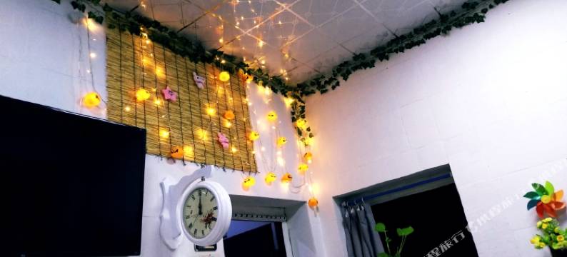 驿旅阳光客栈(武汉纺织大学外经贸学院藏龙岛校区光谷职业学院店)图片