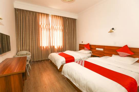 OYO大理溪水客栈