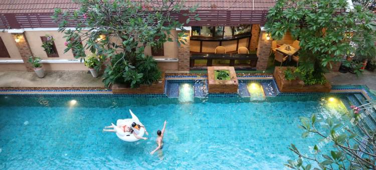 艾亚里广场酒店(Aiyaree Place Hotel)图片