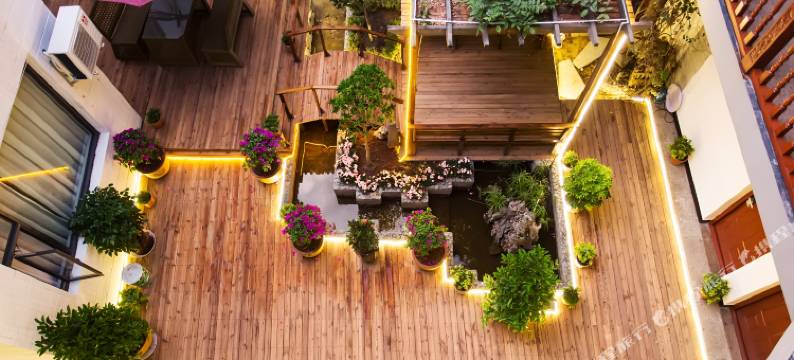 大理鹤锦苑轻奢智能花园美宿(古城南门店)图片