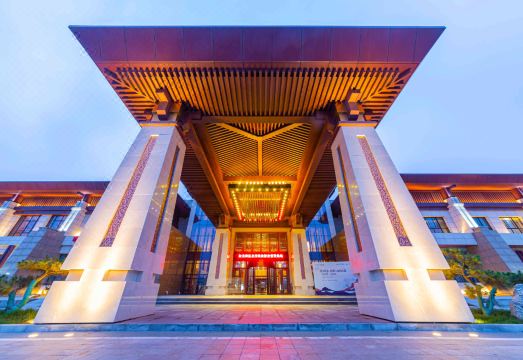 Taibaishan Yulongwan Hot Spring Hotel Hotel Overview