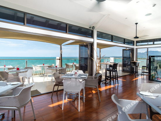 斐济威洛艾洛海滩华美达套房酒店