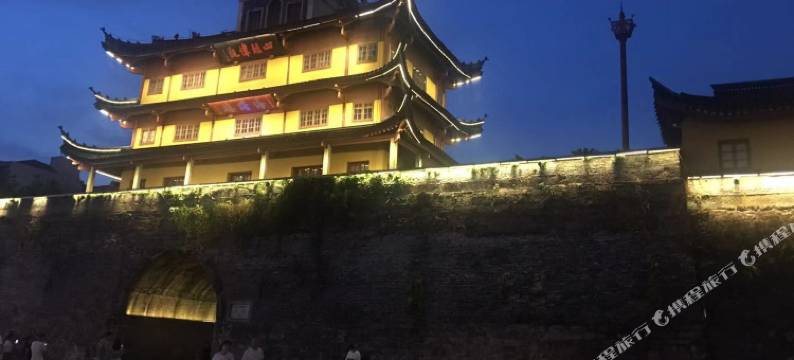 宁波夏e宾馆(天一广场鼓楼店)图片