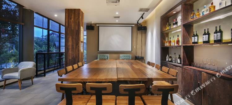 寂静欢喜·墅院客栈(开封清明上河园万岁山武侠城店)图片