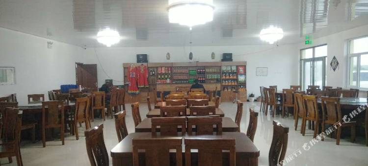 乌兰布统金鹤山庄(乌兰布统草原景区店)图片