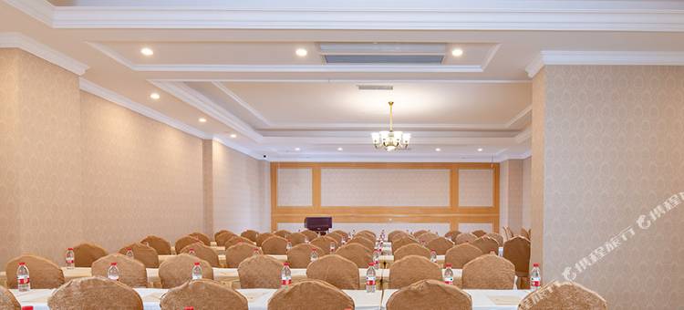 维也纳酒店(峨眉山高铁站马路桥美食街店)图片