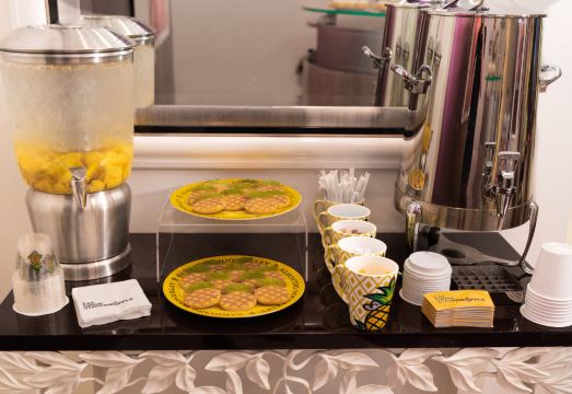 Staypineapple, An Artful Hotel, Midtown New York Hotel Overview