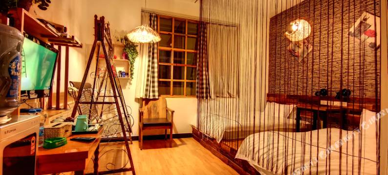 昭通宽窄巷子假日酒店图片