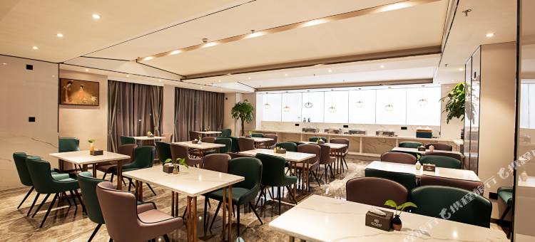 钻石风尚轻居酒店(郑州大学新校区店)图片