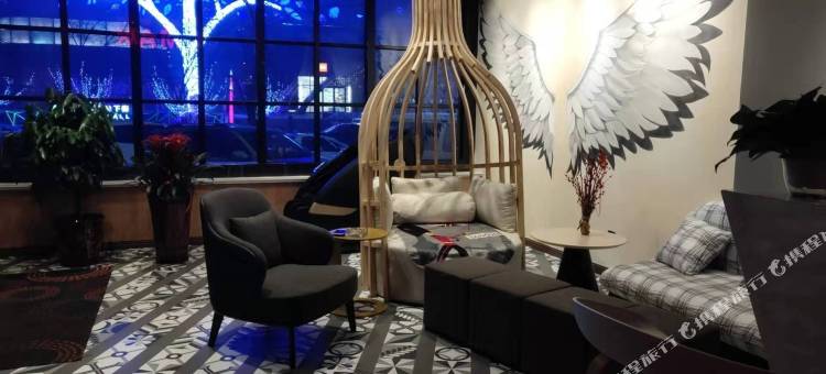 包头龙腾精品酒店(摩尔城火车东站店)图片