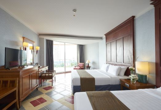 Long Beach Garden Hotel & Pavilions Hotel Overview