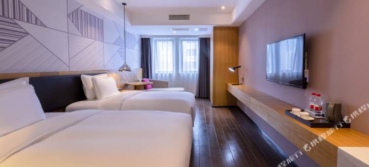 如家睿柏·云酒店(南宁江南万达平西老牌美食夜市店)图片