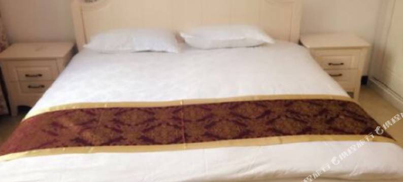 石棉沫水湖畔客栈图片