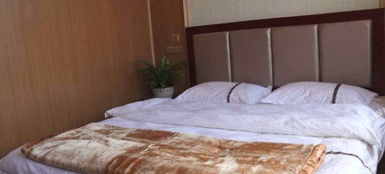 昆明红土地山里红酒店图片