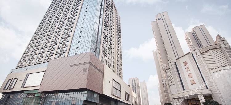 钻石风尚轻居酒店(郑州大学新校区店)图片