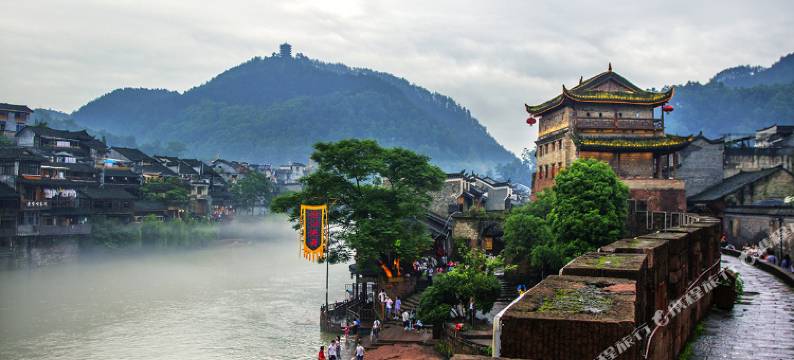 凤凰江岸·良筑江景民宿图片