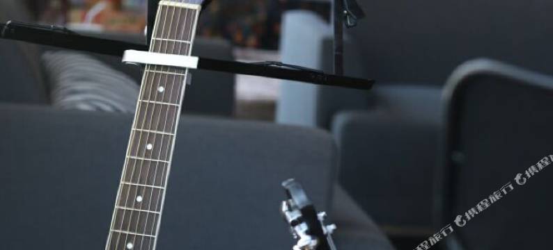 色达彼岸花开客栈图片