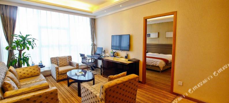 西安和平假日酒店(阿房宫南地铁站吾悦广场店)图片