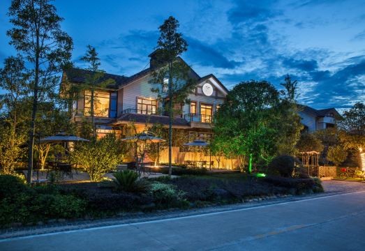 Huaxitang Wenlv Hotel over view