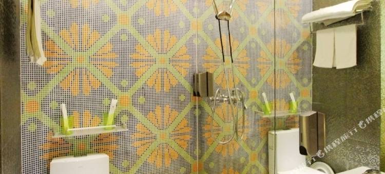 青岛摩登设计师酒店图片