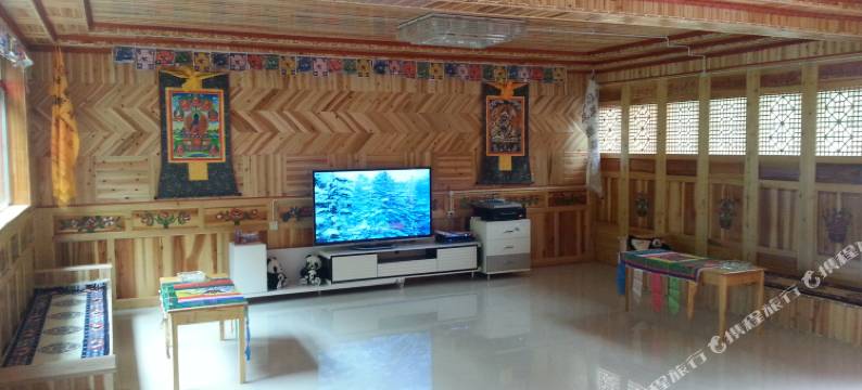 平武格桑美朵避暑山庄图片