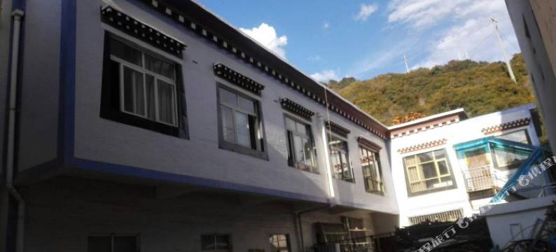 林芝川藏线标间旅社图片