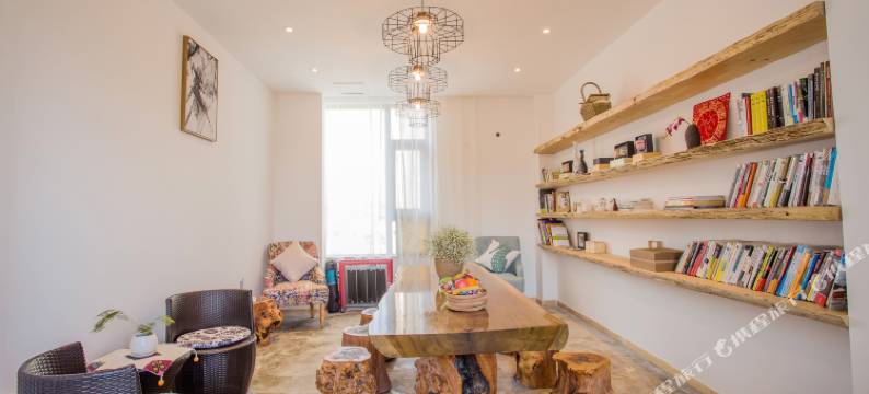 大理泊宁山馆图片