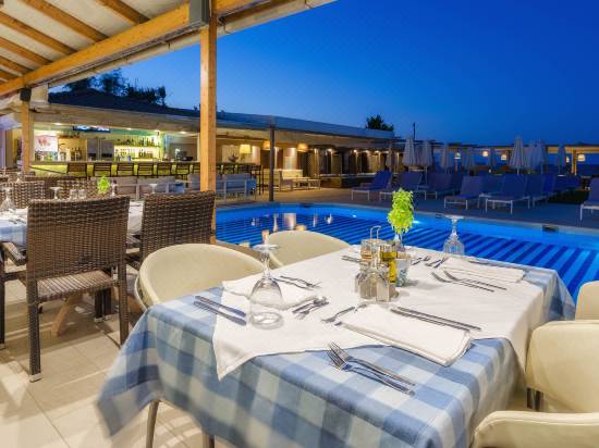 iakinthos hotel tsilivi