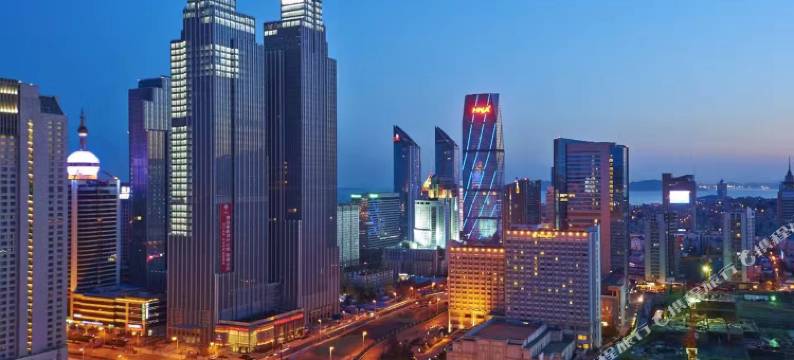 悦澜海景酒店公寓(青岛五四广场中铁中心店)图片