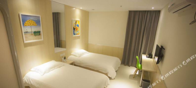 易佰良品酒店(上海青浦工业园区新城地铁站店)图片