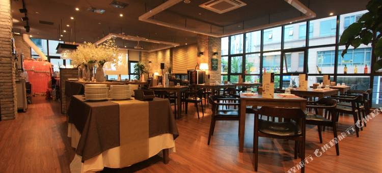 维拉套房酒店(Vella Suite Hotel)图片