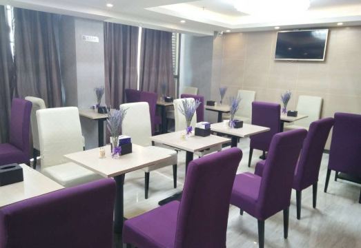 Lavande Hotel (Kunming South High-speed Railway Station) Hotel Overview