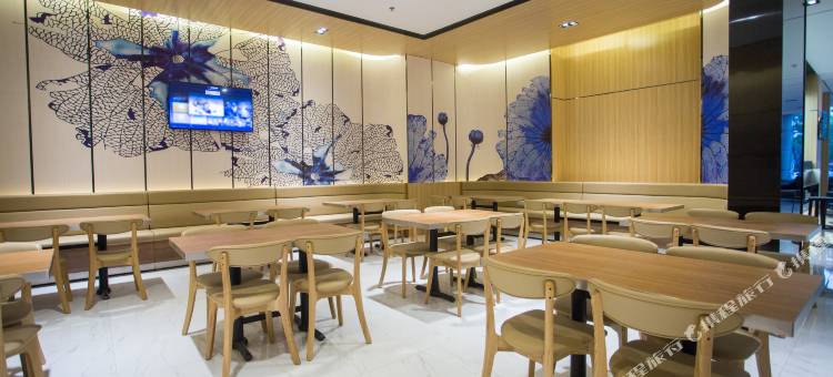 H酒店(太原迎泽大桥理工大学地铁站店)图片