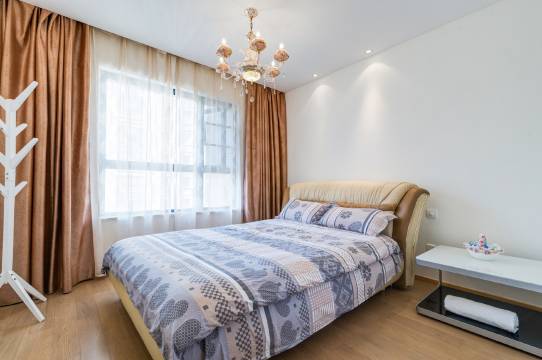 昆明地铁口三居室高档温馨浪漫普通公寓