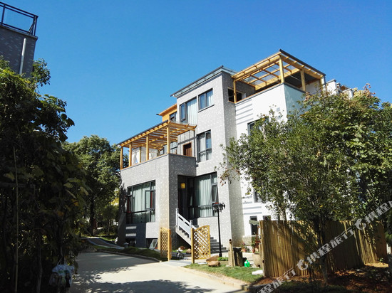 婺源方子茶居民宿(婺源高铁站弦高古城店)