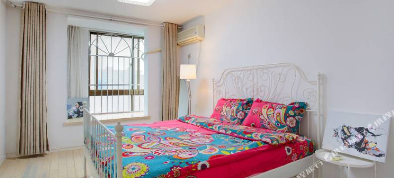 西安小寨商圈地铁沿线168平3室时尚公寓图片