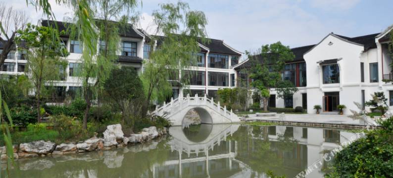 六安紫荆花怡养小镇图片