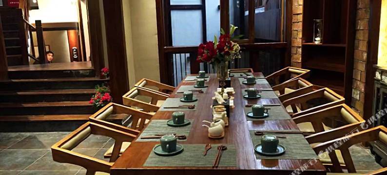 等你来.倾城轻奢民宿(凤凰古城中心店)图片