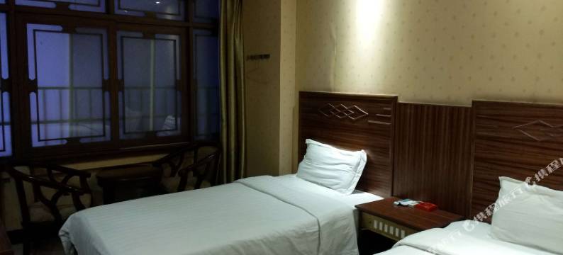 罗山军威快捷宾馆图片