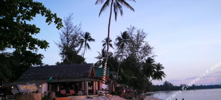 利帕别墅度假村(Lipa Lodge Beach Resort)图片