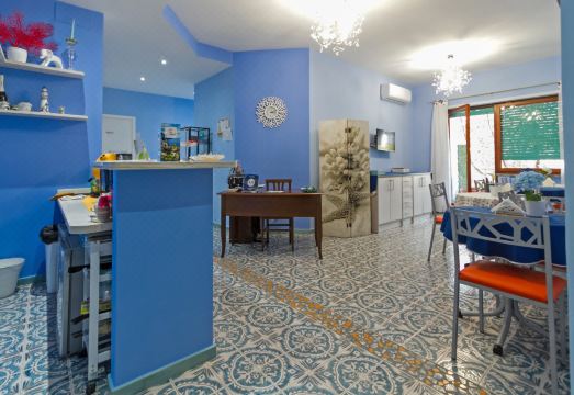 The Reef Hotel Overview