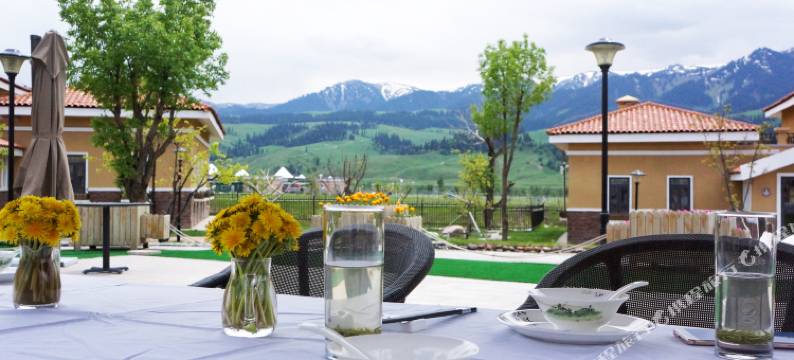 那拉提月亮河度假酒店图片